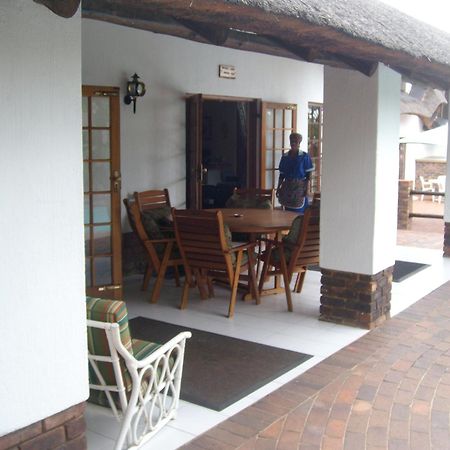 Oaktree Lodge Guest House Kyalami Exterior photo